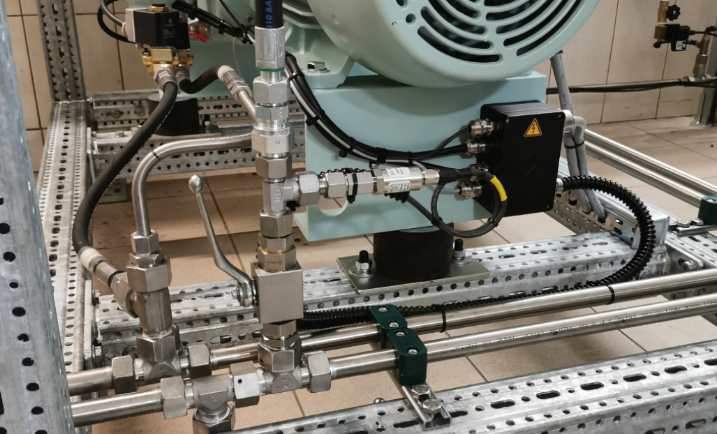 Compressed air piping installation at Solina hydroelectric plant